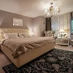 Luxurious And Royal In The Old Town