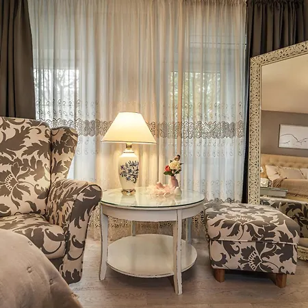 Luxurious And Royal In The Old Town *