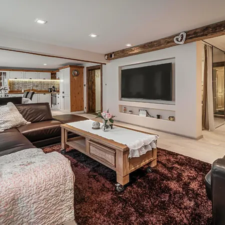 Apartament Luxurious And Royal In The Old Town Bratysława