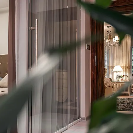 Luxurious And Royal In The Old Town Bratysława