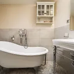 Luxurious And Royal In The Old Town Apartmán Bratislava