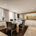 Apartmán Luxurious And Royal In The Old Town